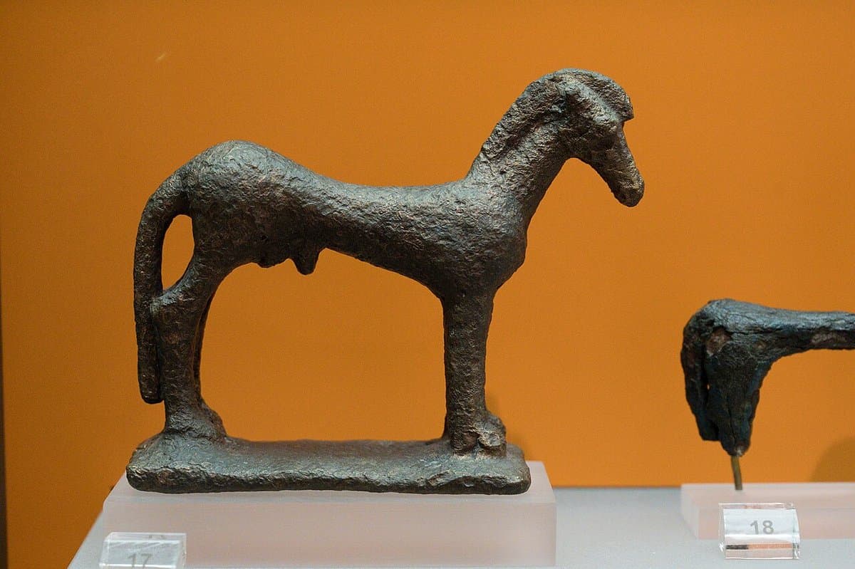 Metal Horse Table Showpiece
